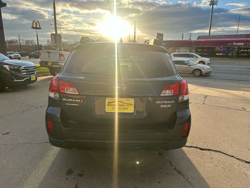 Used 2012 Subaru Outback 3.6R Limited w/ Popular Pkg 1B image 4