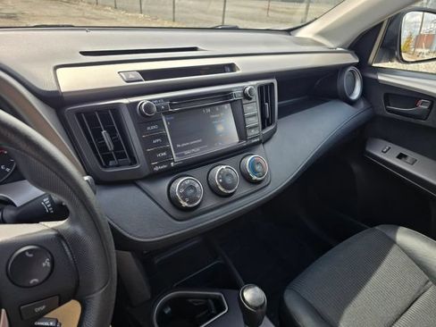 Used 2016 Toyota RAV4 LE AWD/4WD image 24