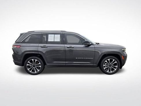 Used 2022 Jeep Grand Cherokee Overland AWD/4WD image 2