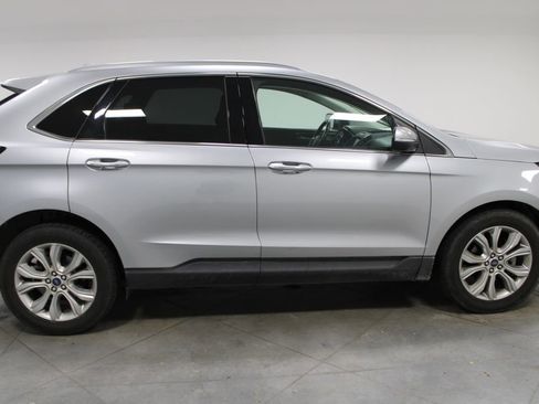 Used 2020 Ford Edge Titanium FWD image 11