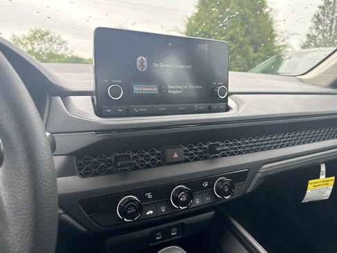 Used 2025 Honda Accord LX image 11