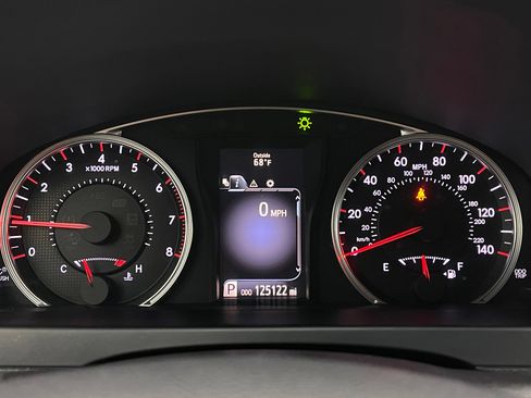 Used 2016 Toyota Camry SE FWD image 19