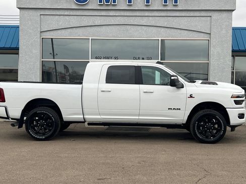 New 2026 RAM 3500 Laramie AWD/4WD image 4