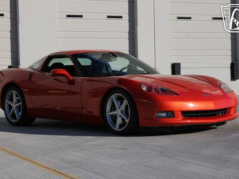 Used 2011 Chevrolet Corvette Coupe w/ 1LT image 8