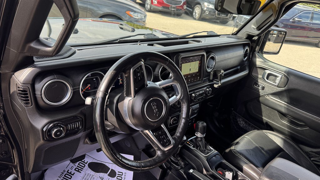 Used 2018 Jeep Wrangler Unlimited Sahara AWD/4WD image 15