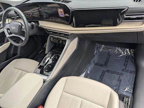 Certified 2025 Audi Q5 Premium w/ Convenience Package image 20