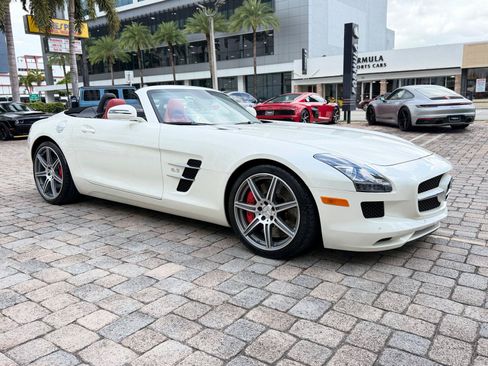 Used 2012 Mercedes-Benz SLS AMG Roadster image 7