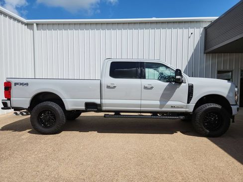 Used 2026 Ford F350 Lariat w/ Black Appearance Package AWD/4WD image 24