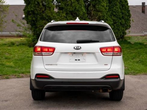 Used 2018 Kia Sorento FWD image 6