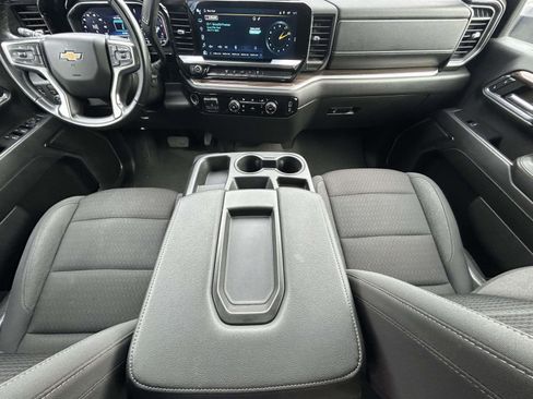 Used 2024 Chevrolet Silverado 2500 LT image 12