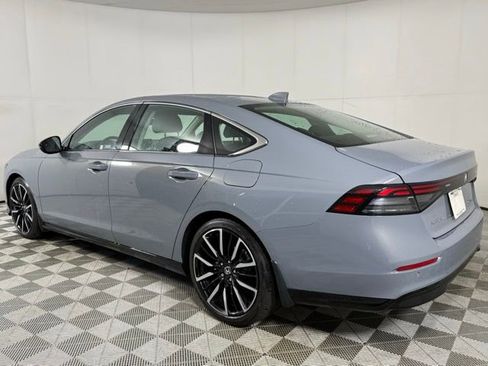 Used 2023 Honda Accord Touring image 4