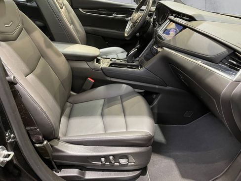 Certified 2025 Cadillac XT5 Premium Luxury image 16