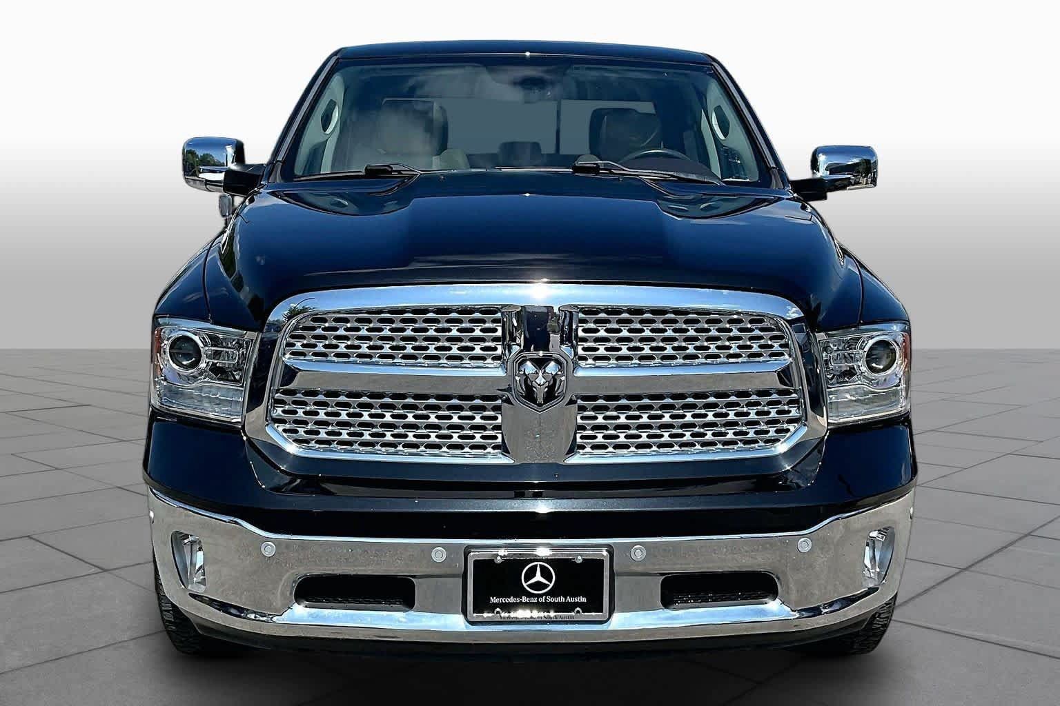 Used 2017 RAM 1500 Laramie w/ Convenience Group AWD/4WD image 4