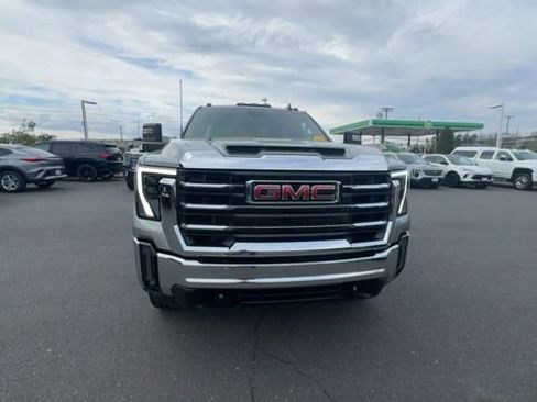 Used 2026 GMC Sierra 2500 SLE w/ SLE Value Package; AWD/4WD image 3