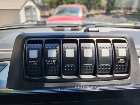 Used 2017 RAM 2500 Laramie AWD/4WD image 38