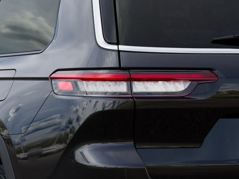 New 2025 Jeep Grand Cherokee L Laredo w/ Luxury Tech Group I RWD image 19