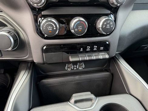 New 2026 RAM 1500 Express AWD/4WD image 24