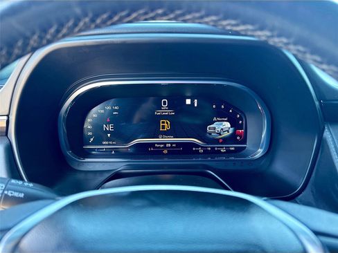 Used 2023 GMC Yukon SLE image 12