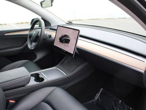 Used 2023 Tesla Model Y Long Range AWD/4WD image 13