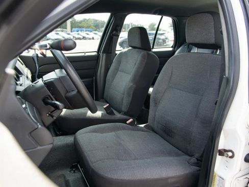 Used 2005 Ford Crown Victoria Police Interceptor RWD image 10