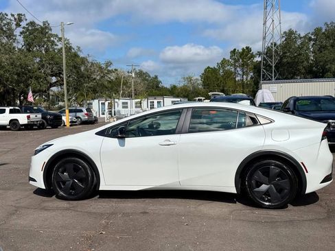 Used 2024 Toyota Prius LE image 3