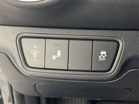 Used 2022 Kia Forte LXS w/ LXS Technology Package image 13