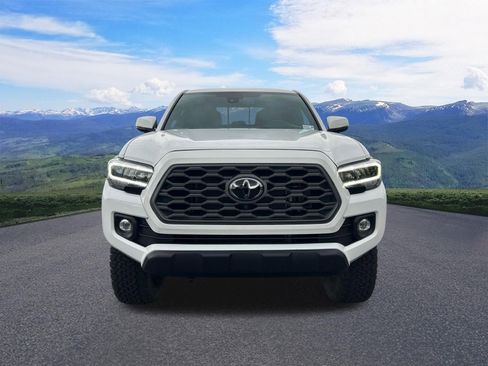 Used 2023 Toyota Tacoma TRD Off-Road w/ Advanced Technology Package AWD/4WD image 9