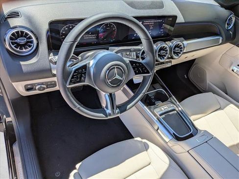 New 2026 Mercedes-Benz GLB 250 image 3