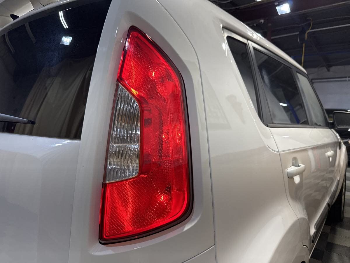 Used 2012 Kia Soul + FWD image 8