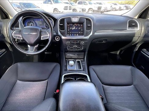 Used 2021 Chrysler 300 Touring w/ Sport Appearance Package image 7