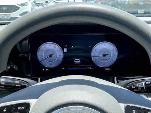 Used 2024 Hyundai Elantra SEL FWD image 17