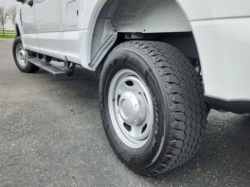 Used 2022 Ford F250 XL w/ Power Equipment Group AWD/4WD image 17