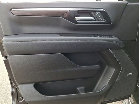 Used 2025 Chevrolet Tahoe Premier image 12