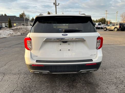 Used 2023 Ford Explorer XLT w/ Equipment Group 202A image 4