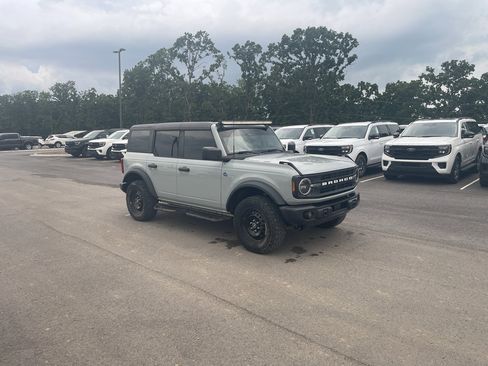 Used 2022 Ford Bronco Black Diamond AWD/4WD image 4