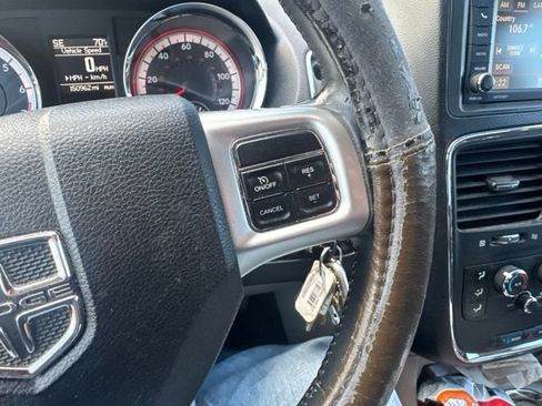 Used 2015 Dodge Grand Caravan SXT w/ UConnect Hands-Free Group FWD image 19