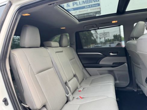 Used 2019 Toyota Highlander Limited Platinum w/ Protection Package #3 AWD/4WD image 8