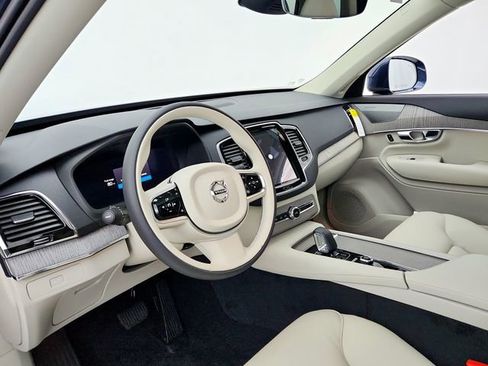 New 2025 Volvo XC90 B6 Plus w/ Protection Package Premier image 24
