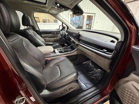 Used 2025 Kia Carnival SX image 45