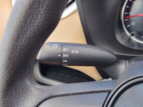 Used 2022 Toyota RAV4 LE image 37