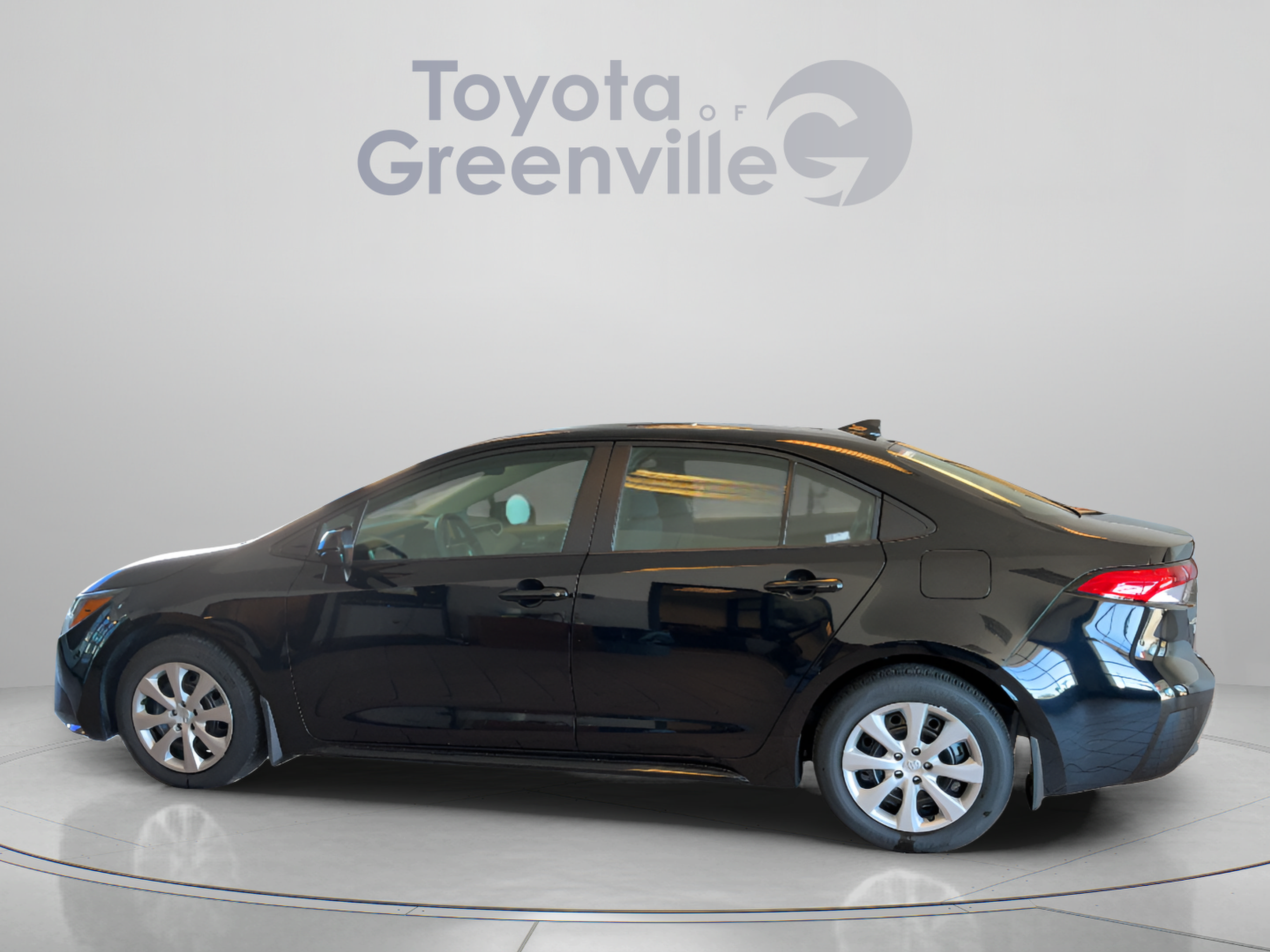Used 2026 Toyota Corolla LE FWD image 2