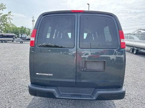 Used 2017 Chevrolet Express 2500 LS image 7