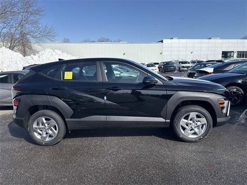 New 2026 Hyundai Kona SE image 2