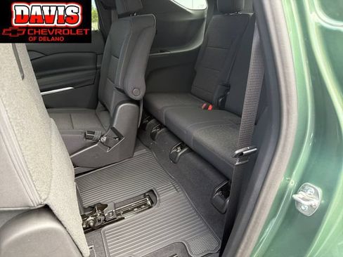 New 2027 Chevrolet Traverse LT w/ Midnight/Sport Edition AWD/4WD image 21