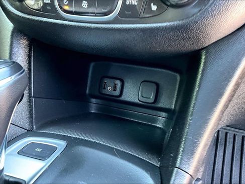 Used 2018 Chevrolet Equinox LT w/ Sun & Infotainment Package AWD/4WD image 16