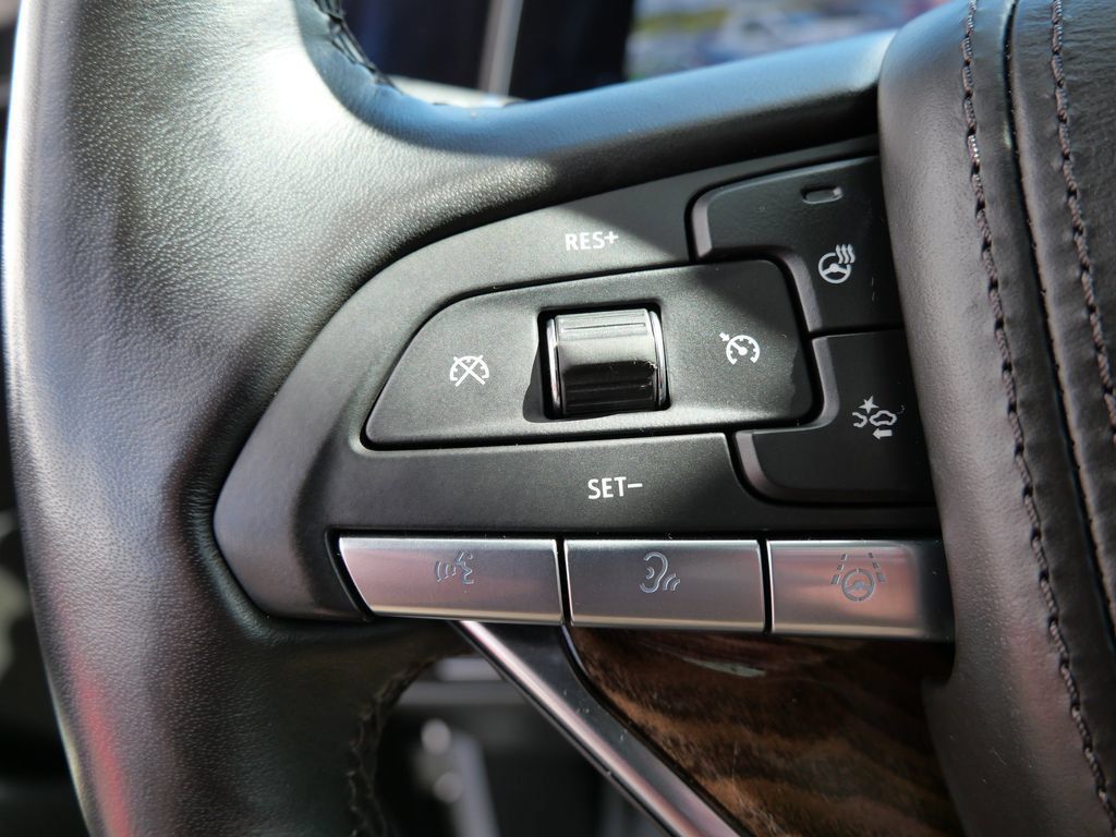 Used 2023 Cadillac Escalade ESV Premium Luxury Platinum AWD/4WD image 25