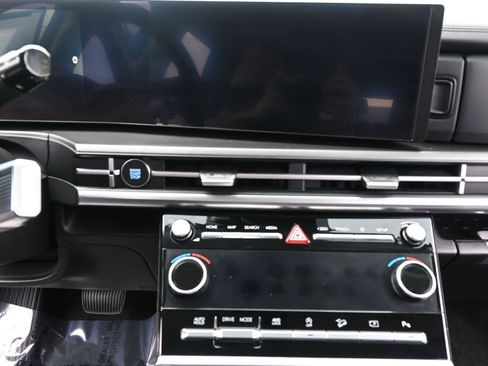 Certified 2025 Hyundai Santa Fe SEL image 25