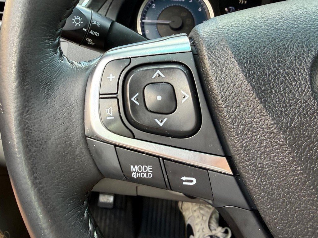 Used 2017 Toyota Camry XLE FWD image 15