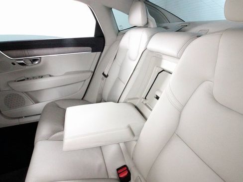 Certified 2023 Volvo S90 B6 Plus image 25