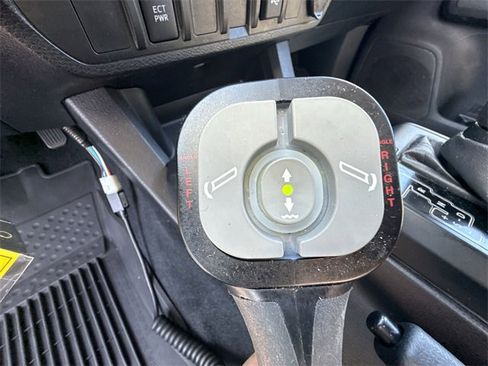 Used 2022 Toyota Tacoma SR image 32